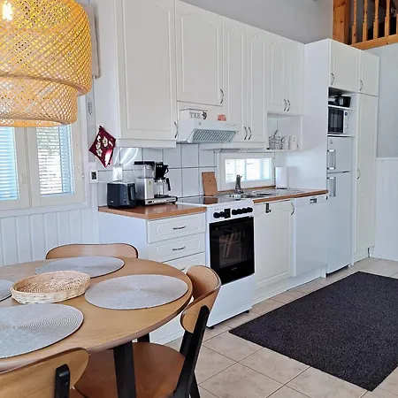 Metsaetuuli 4 Apartman *